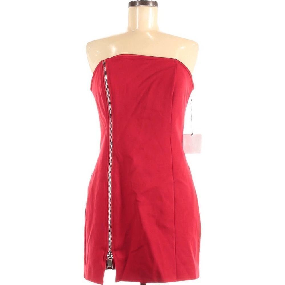by the way. Red Strapless Dres Size M